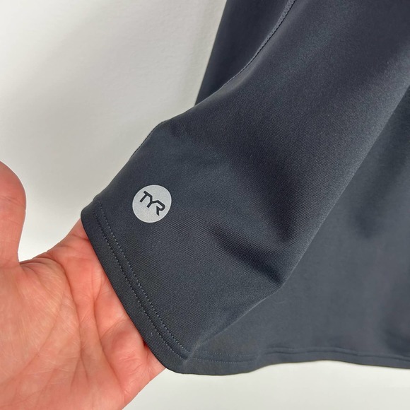 TYR Dark Gray Racer Back Athletic Tank Built in Bra Size Small - Picture 4 of 4